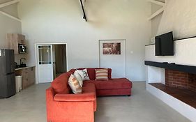 Topiary Wine Estate & Cottages